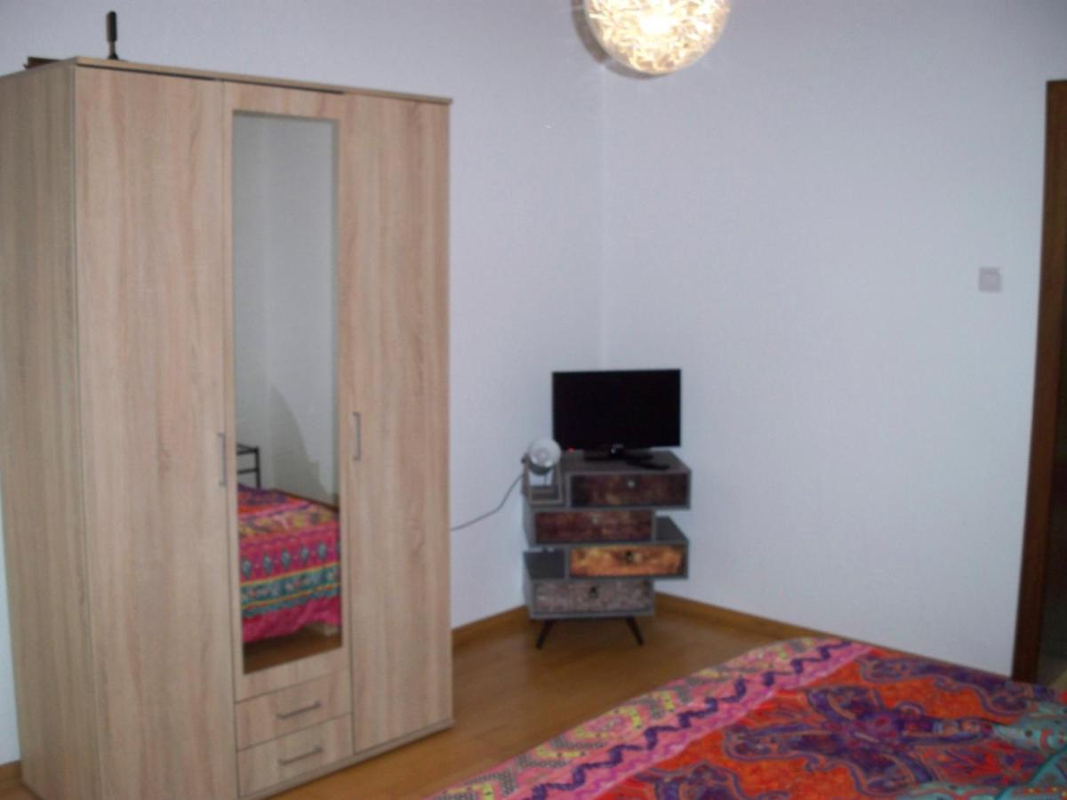 2 Raum Wohnung 克雷费尔德 外观 照片